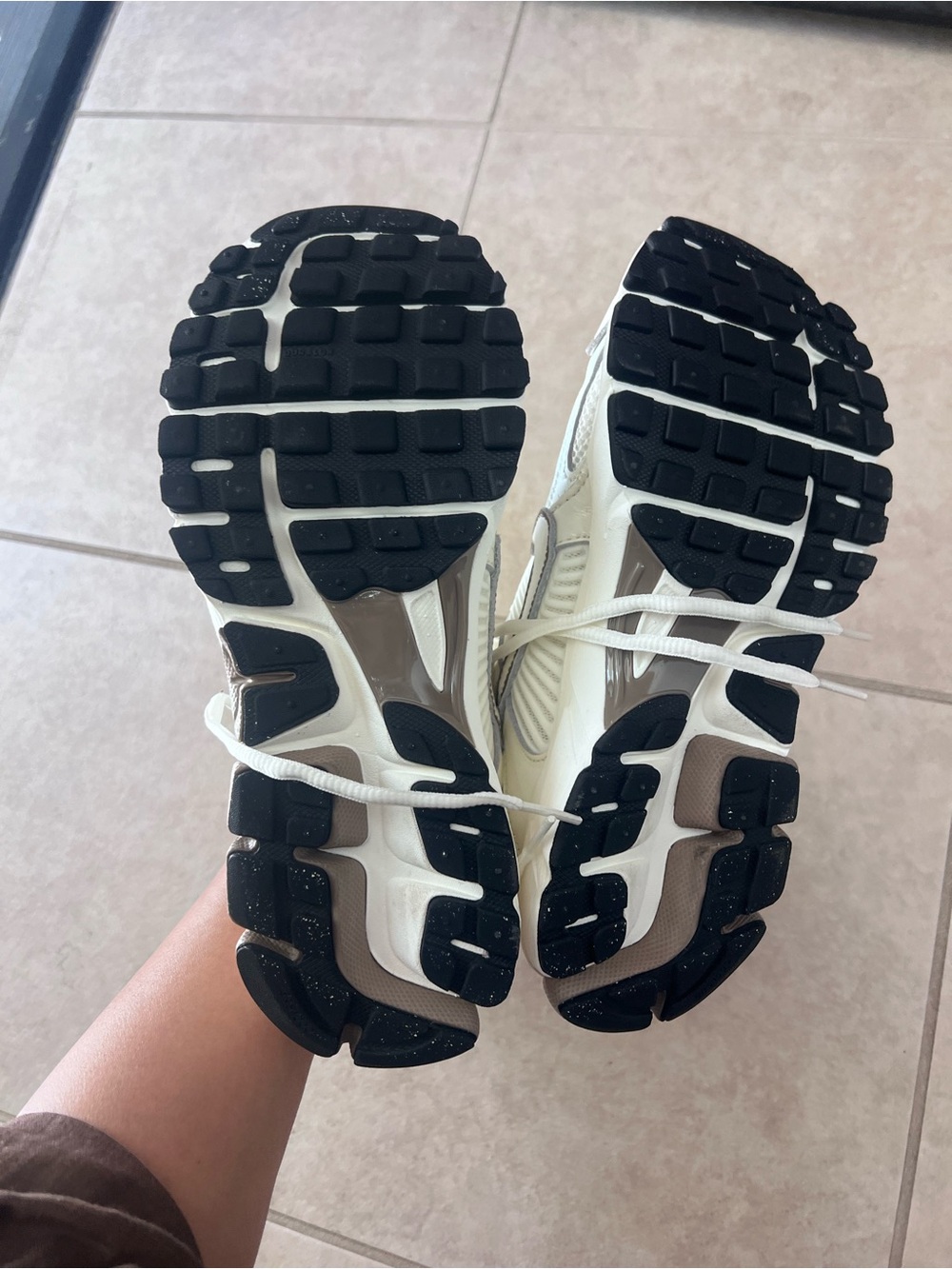 Nike Vomero 5 Sneakers - Picture 4 of 4
